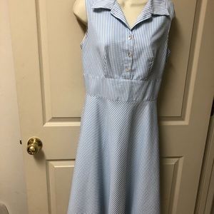 Maggy Boutique 8 Blue and white seersucker dress